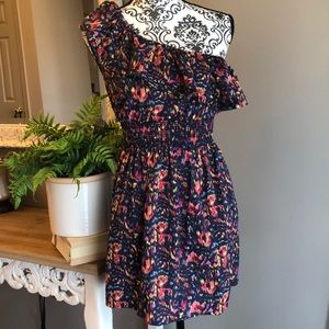 𝘓𝘪𝘱𝘴𝘵𝘪𝘤𝘬 𝘥𝘳𝘦𝘴𝘴